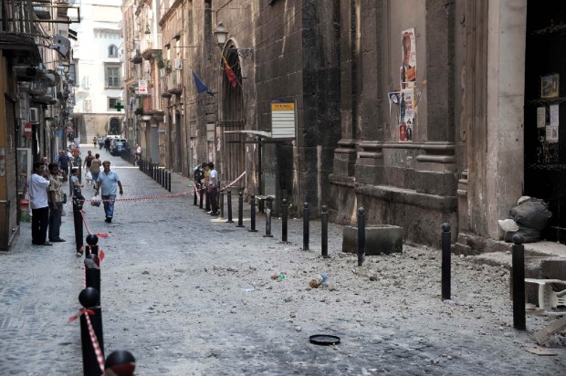 crollo-cornicione-della-chiesa-Santa-Maria-della-Pace